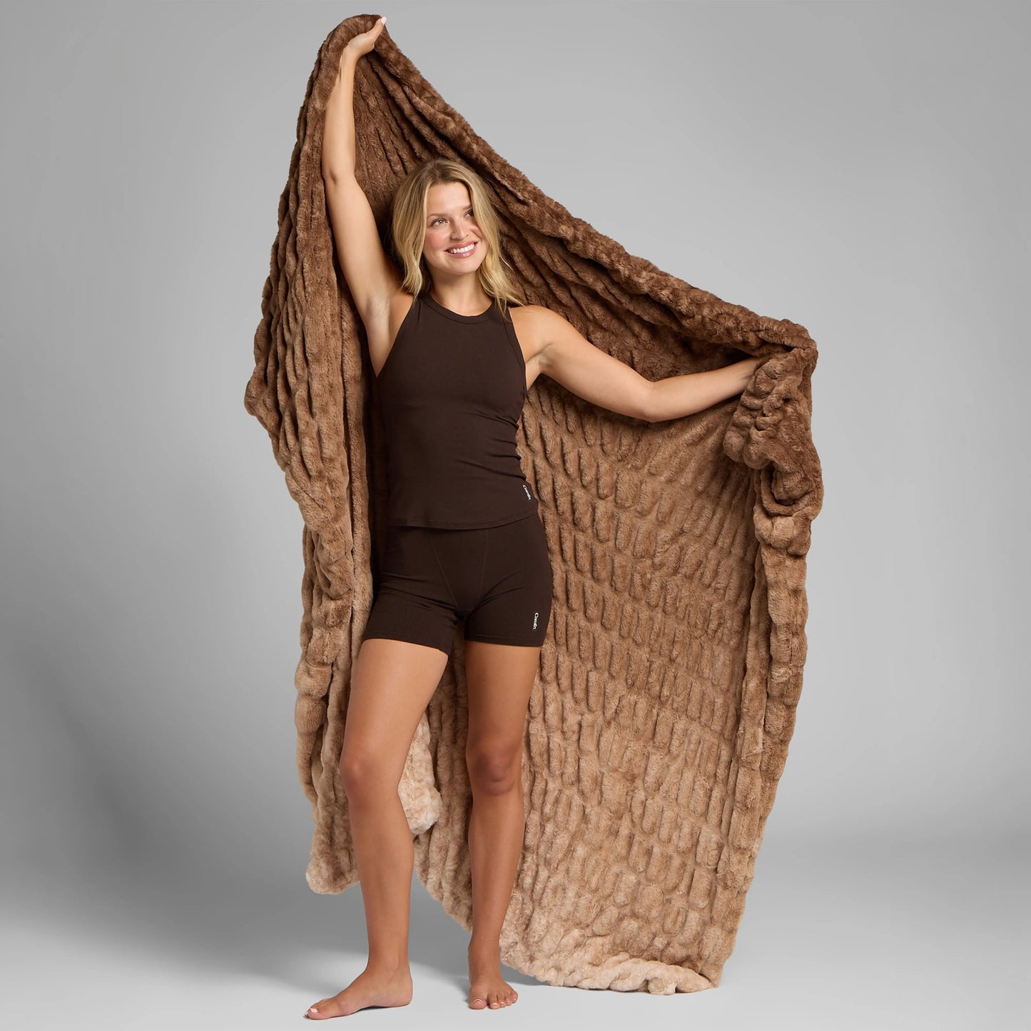Oversized plush throw blanket in available colors