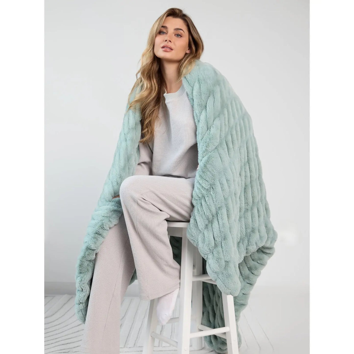 Oversized Plush Throw Blanket