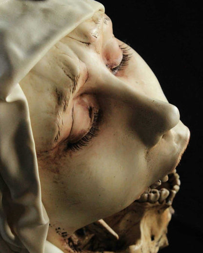 Transfiguratio Mortis Statue