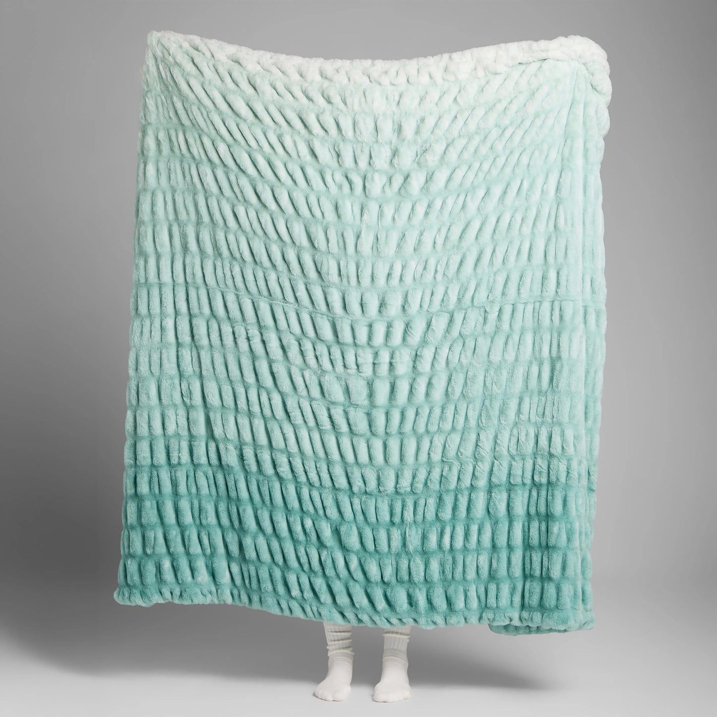 Oversized plush throw blanket in available colors