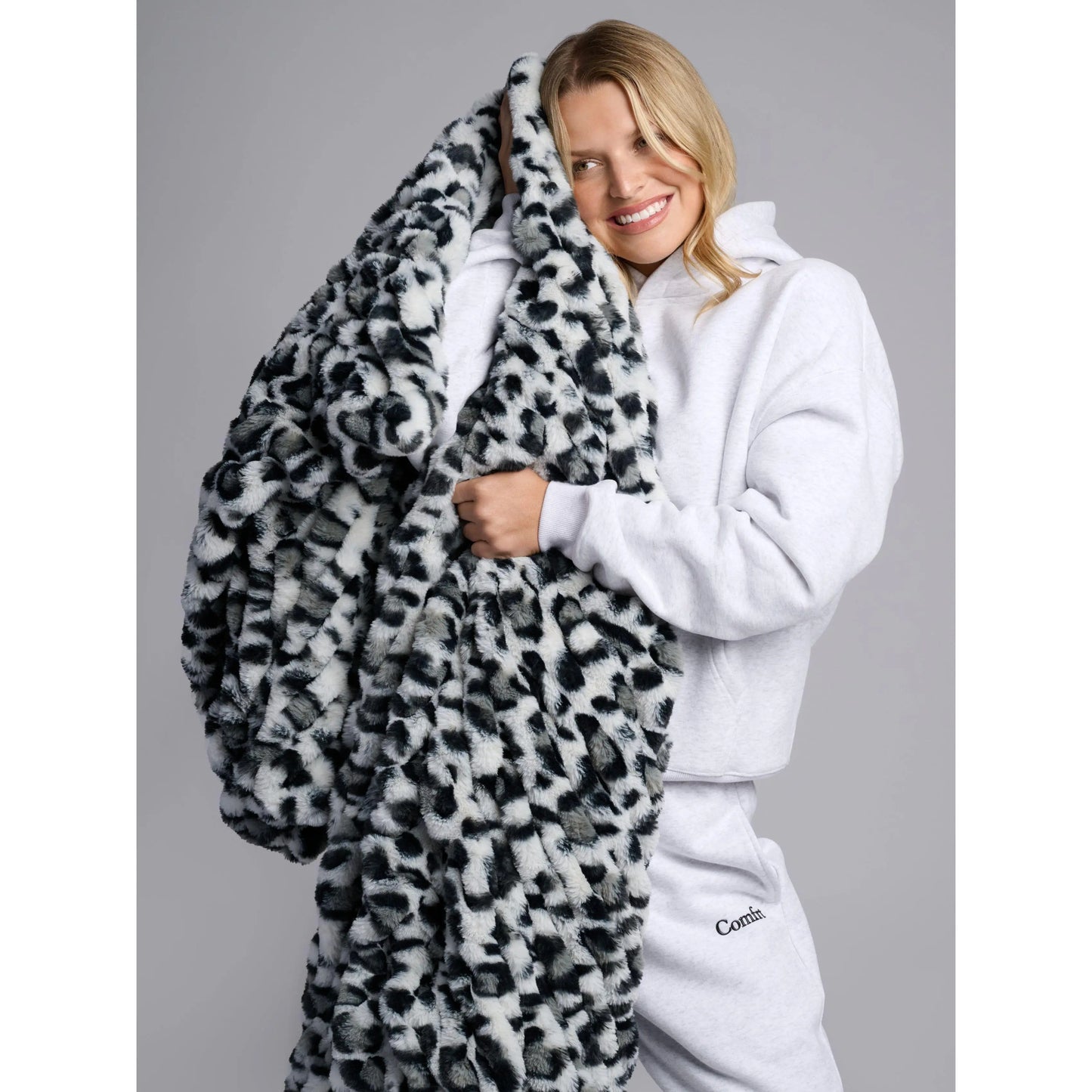 Oversized Plush Throw Blanket