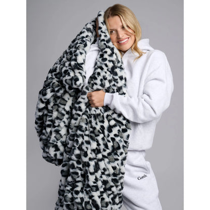 Oversized Plush Throw Blanket