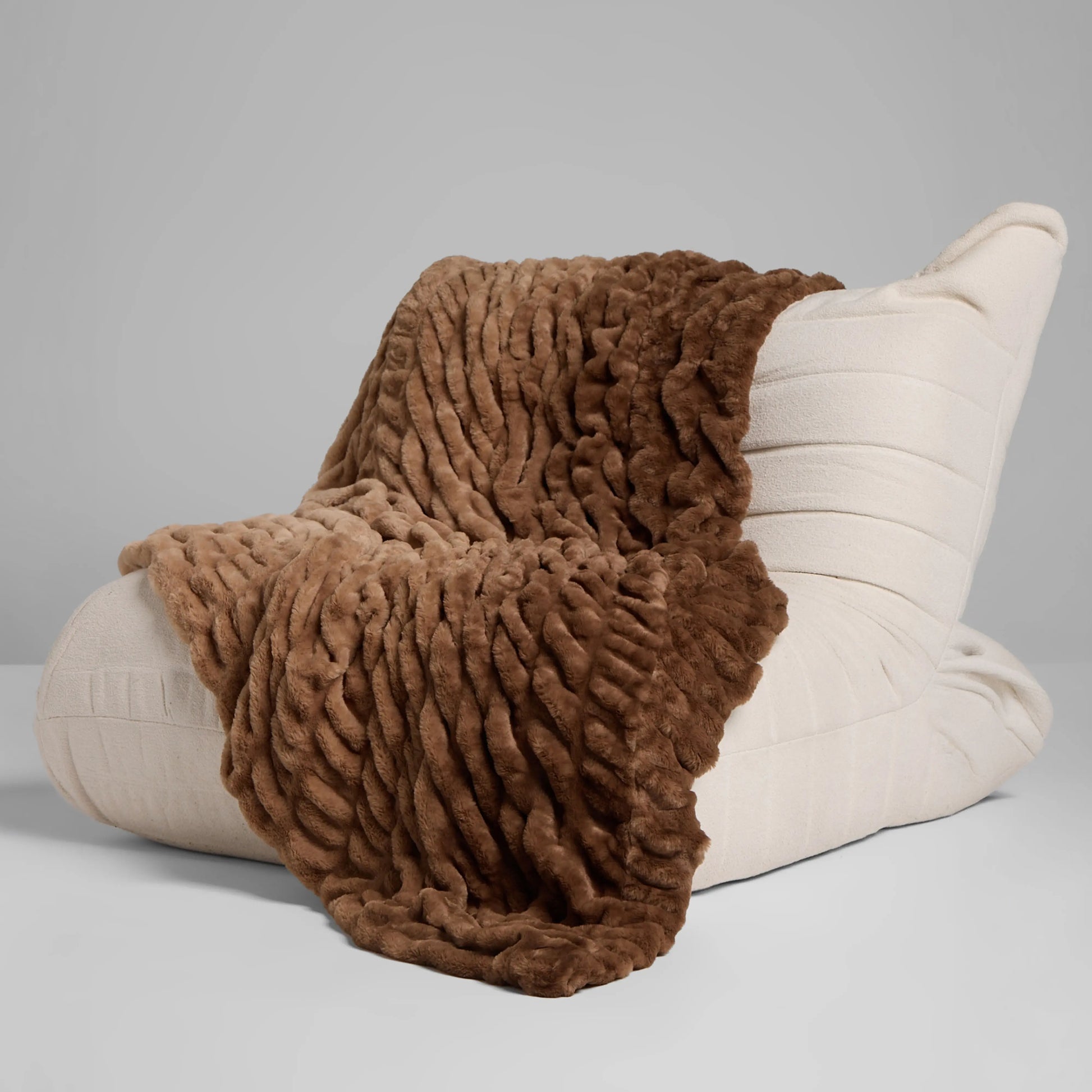 Oversized plush throw blanket in available colors