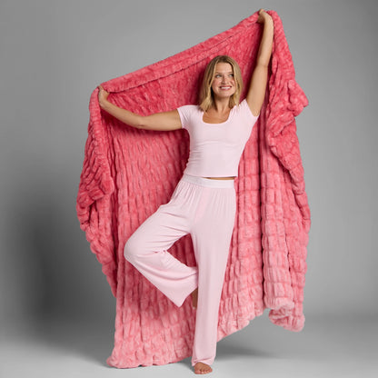 Oversized plush throw blanket in available colors